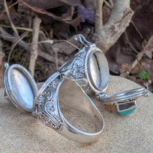 Load image into Gallery viewer, Turquoise Poison Ring