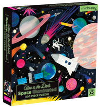Load image into Gallery viewer, Space Illuminated 500 Piece Glow In The Dark Family Puzzle