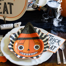 Load image into Gallery viewer, Vintage Style Halloween Paper Plates
