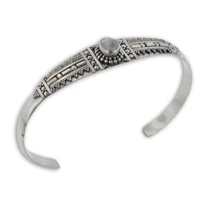 Silver Bracelet with Oval Moonstone