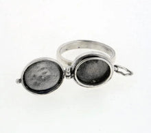 Load image into Gallery viewer, Pentacle Poison Ring
