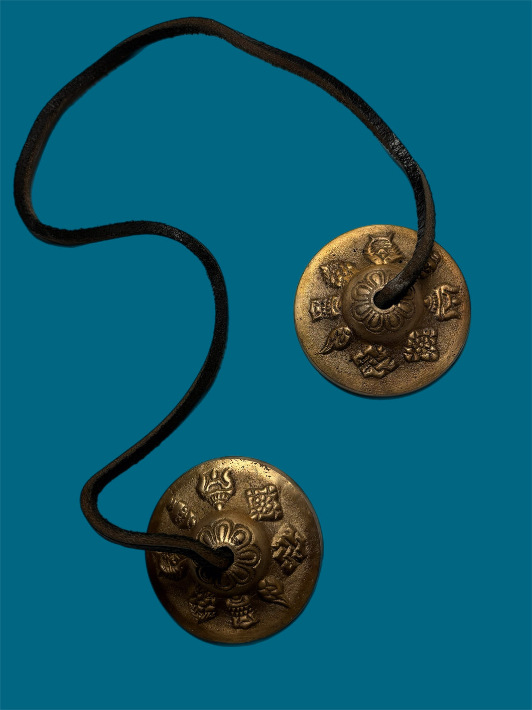 Medium Tingshaw [Copper-Toned Eight Auspicious Symbols]