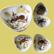 Load image into Gallery viewer, Vintage Mushrooms Footed Bowl Set

