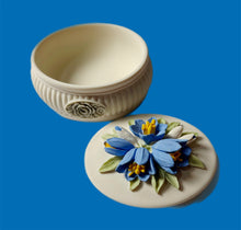 Load image into Gallery viewer, '90s Handcast Floral Ceramic Trinket Box
