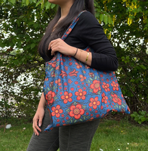 Load image into Gallery viewer, Reusable Shopping Bag - Prairie Beadwork
