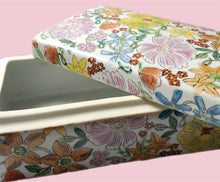 Load image into Gallery viewer, Vintage Floral Ceramic Trinket Box
