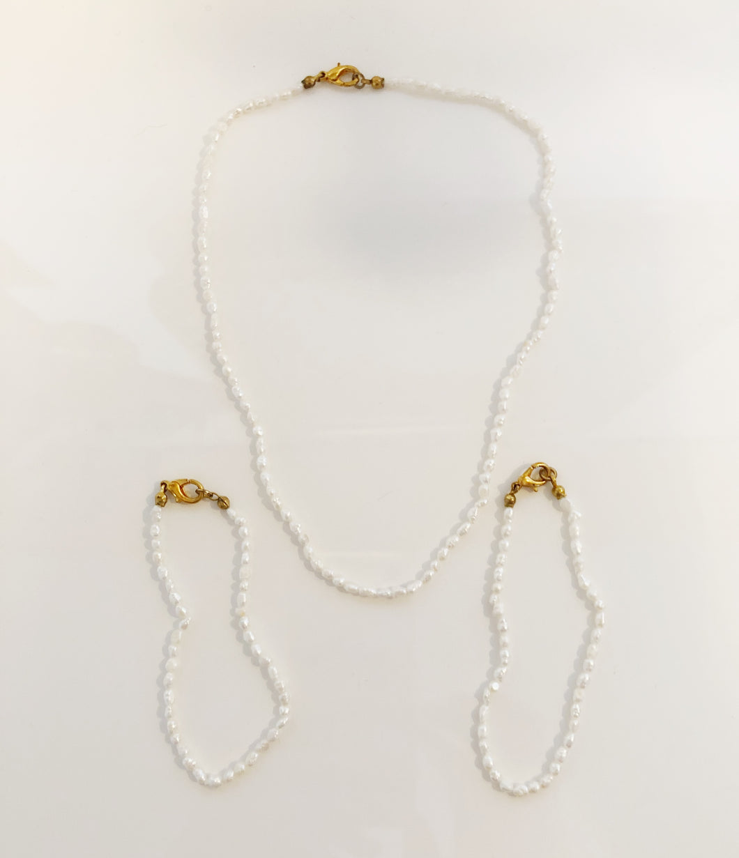 Vintage Freshwater Pearl Necklace with Two Matching Bracelets